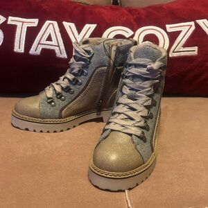 NWT Maurice’s Stylish Gray Lace-Up Boots 7.5